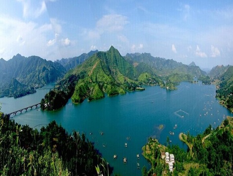 赐福湖长寿岛风景区